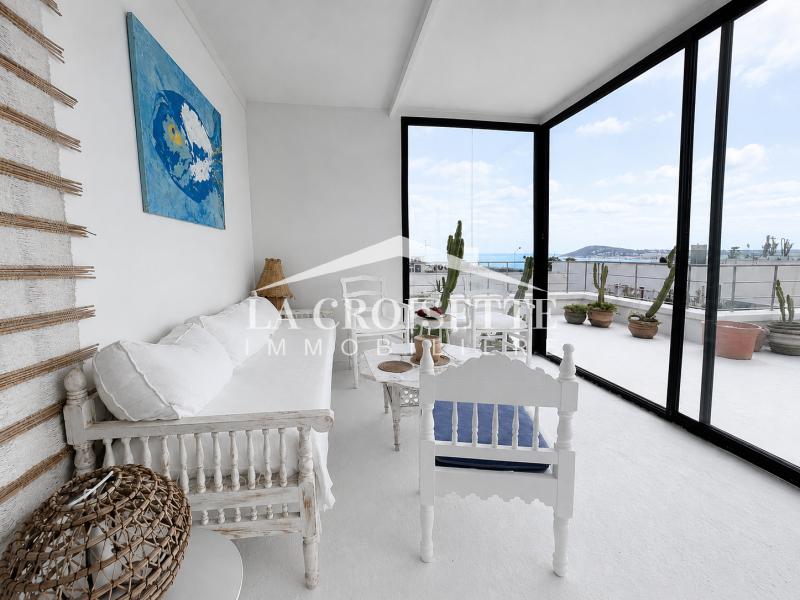 Triplex meublé S+4 avec vue mer à Gammarth